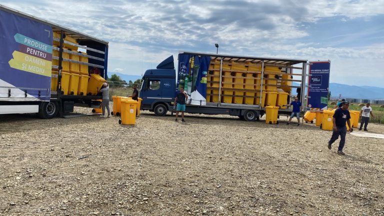A început livrarea recipientelor pentru colectarea selectivă în Zona II a județului Sibiu