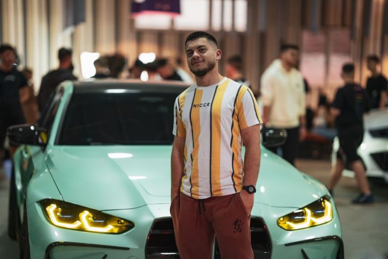 Raul Ionuț Corocai: tânărul vlogger ce iubește mașinile de dinainte să fi condus una