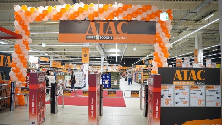 S-a deschis ATAC Hiper Discount by Auchan în Sibiu, magazinul cu o strategie agresivă de prețuri mici zi de zi și reduceri în cascadă 
