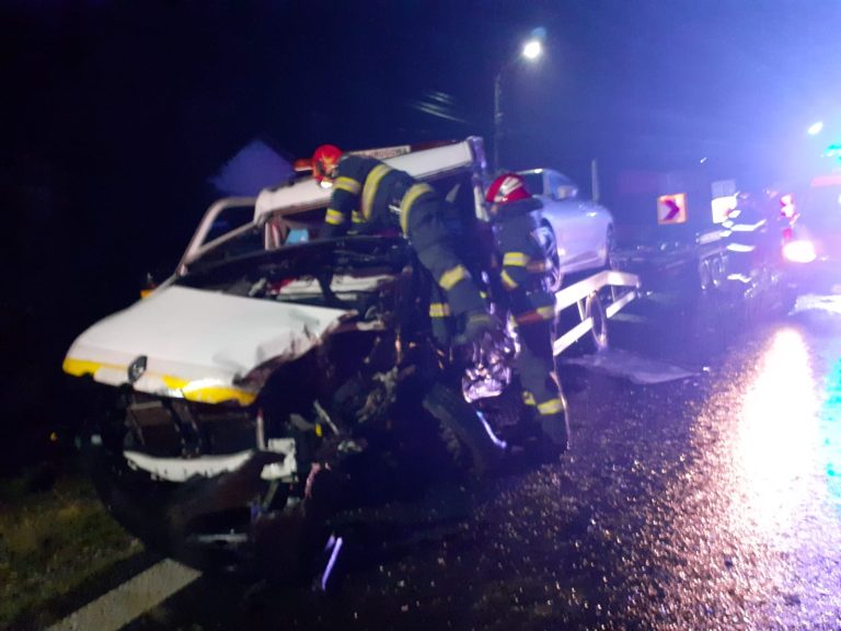 ULTIMA ORĂ/FOTO: Accidente pe Valea Oltului, miercuri dimineața. A intervenit și Descarcerarea