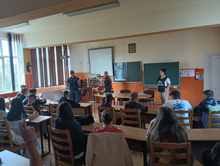 Elevii sibieni revin la cursuri