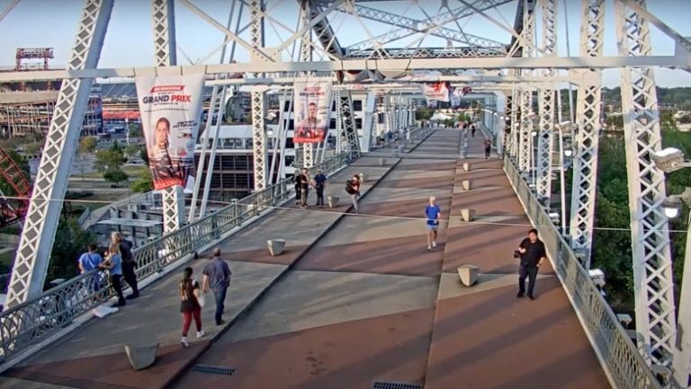 VIDEO: Jon Bon Jovi a salvat o femeie de la sinucidere