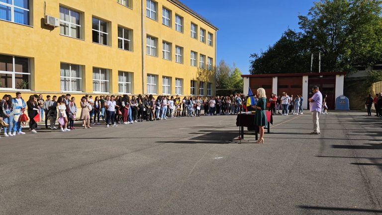 Ministrul Educației: „Profesorii au obligația legală să primească elevii. Părinții trebuie să-și ducă luni copiii la școală”