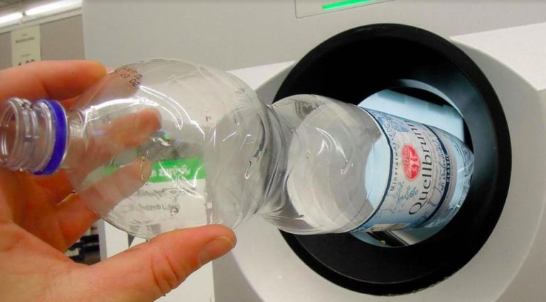 Percheziții la mafia sticlelor returnabile: S-a creat o mafie a voucherelor SGR