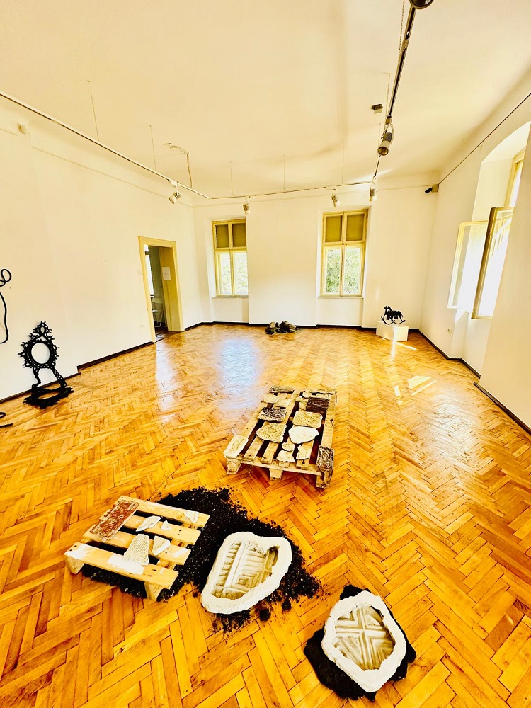 Tabără internațională inedită de pictură, sculptură și instalații.