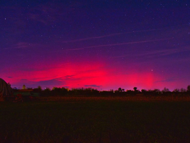 FOTO: Imagini impresionante pe cerul României. Aurora boreală a fost observată în țara noastră