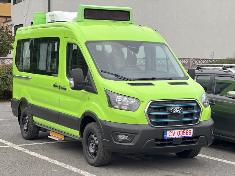 28 de microbuze electrice noi pentru elevii navetiști din județul Sibiu