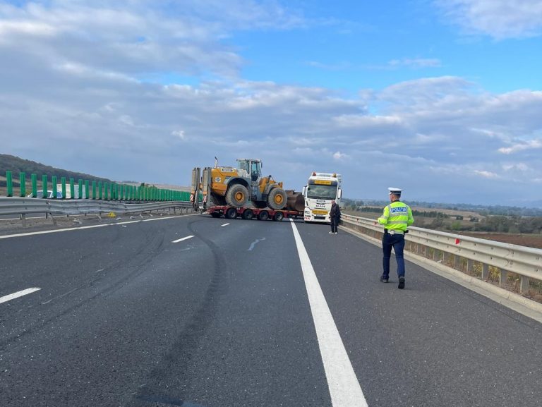ULTIMA ORĂ/FOTO: Trafic blocat pe A1 Sibiu-Deva din cauza unui eveniment rutier