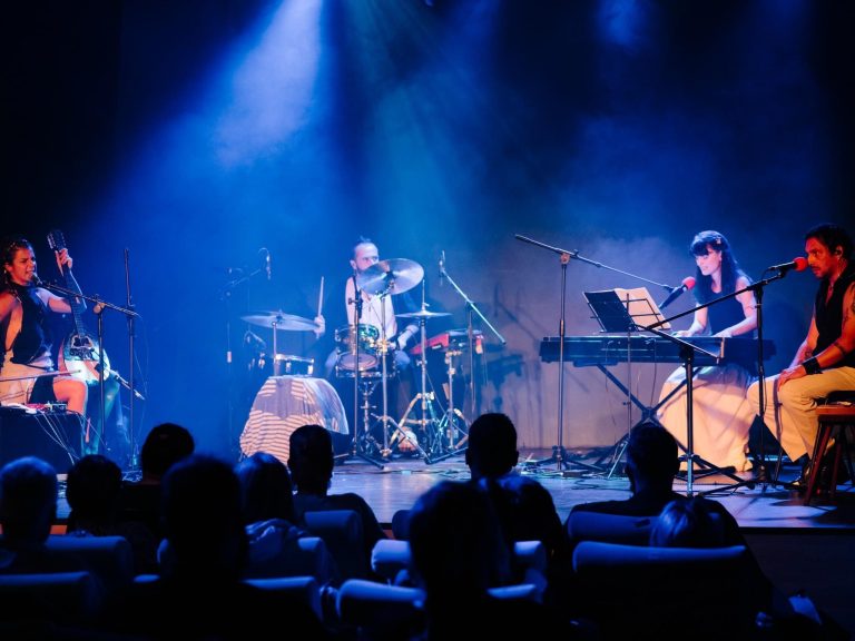 „Așteptându-l pe Ulise”, un spectacol-concert captivant la Teatrul Gong din Sibiu!