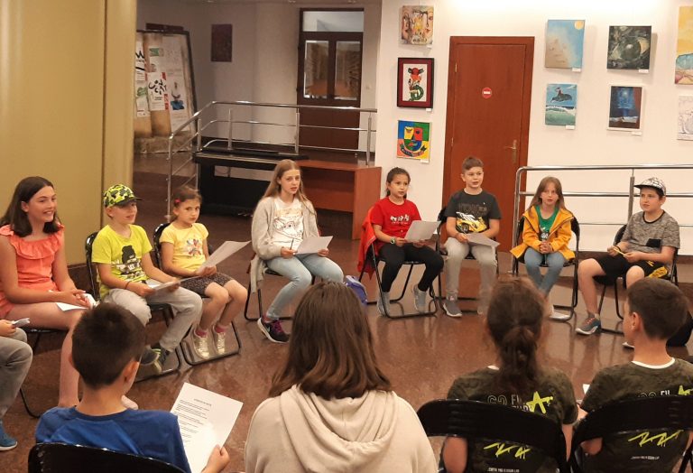 Atelierele de dezvoltare personală prin actorie revin la Biblioteca ASTRA Sibiu