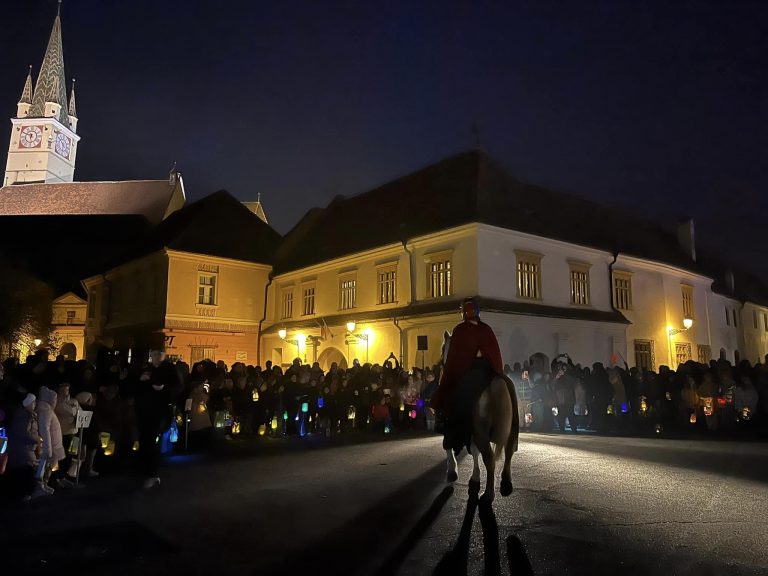 FOTO: Sărbătoarea Sfântului Martin a fost marcată de preșcolarii Grădiniței „Dumbrava Minunată” Mediaș