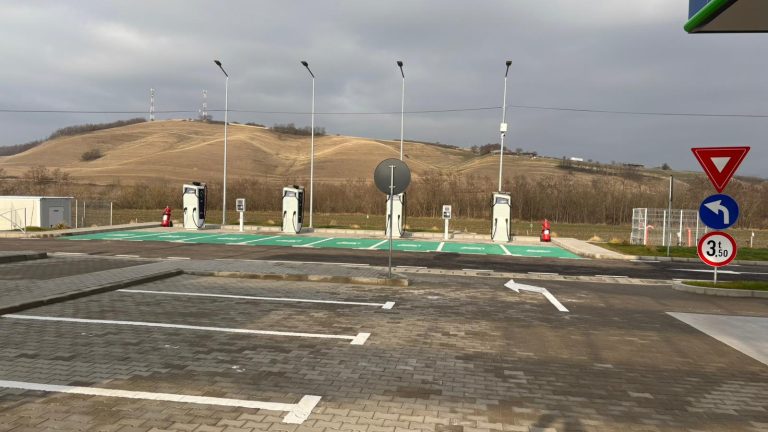 FOTO: Au fost redeschise două spații de servicii pe A1, la Miercurea Sibiului