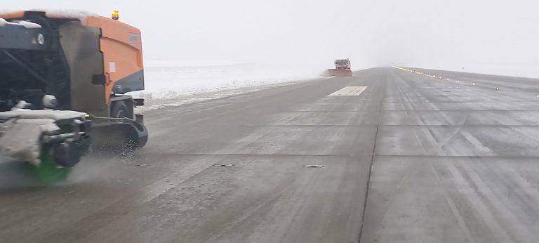 ULTIMA ORĂ/FOTO: Zboruri întârziate de pe Aeroportul Internațional Sibiu, joi dimineața. Care a fost cauza