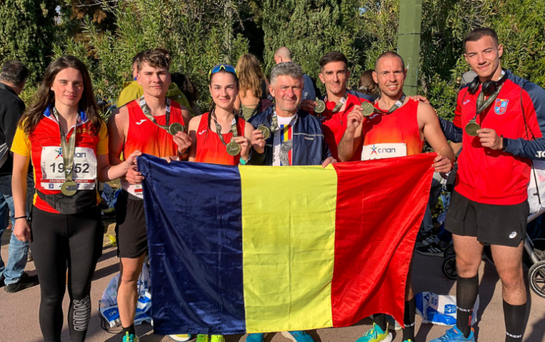 Studenții de la AFT au alergat și triumfat la Maratonul de la Atena