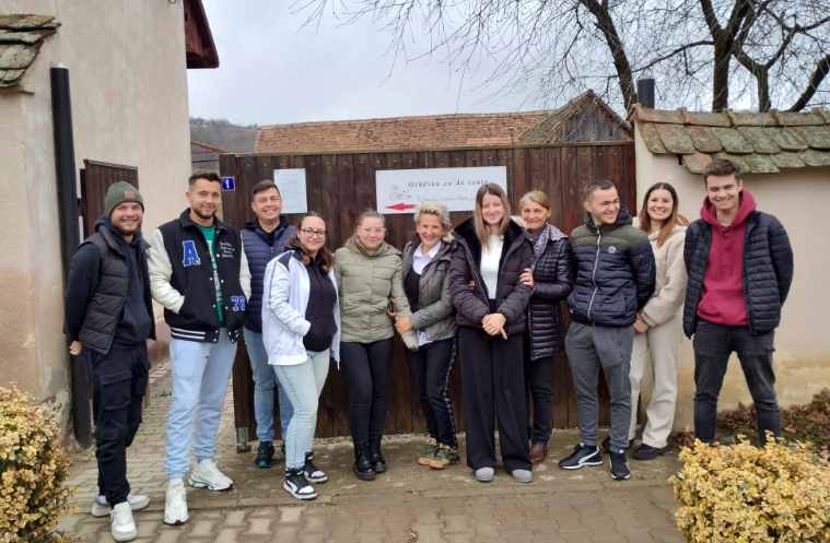 Studenții ULBS au vizitat gospodăria „Grădina cu de Toate” și Muzeul Tehnicii Populare din Sibiu