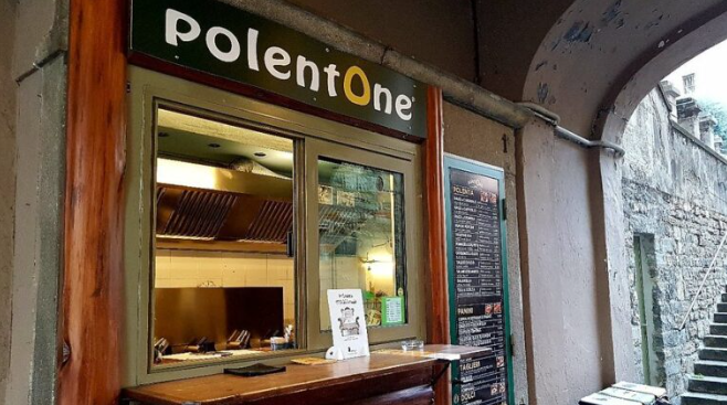 Mămăligă la dozator, noua modă fast food din Italia care transformă tradiția în inovație