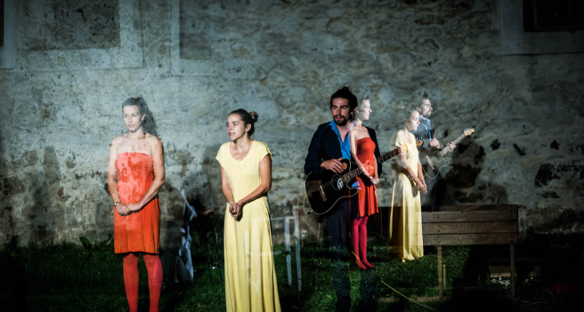 „NĂSCUT ÎN ’90” sărbătorește un deceniu de succes pe scena teatrului sibian