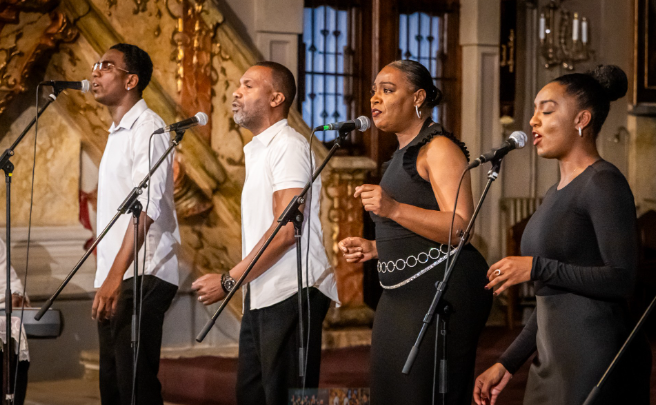 Luna decembrie pe Scena Digitală: Teatru, muzică și surprize de sărbători