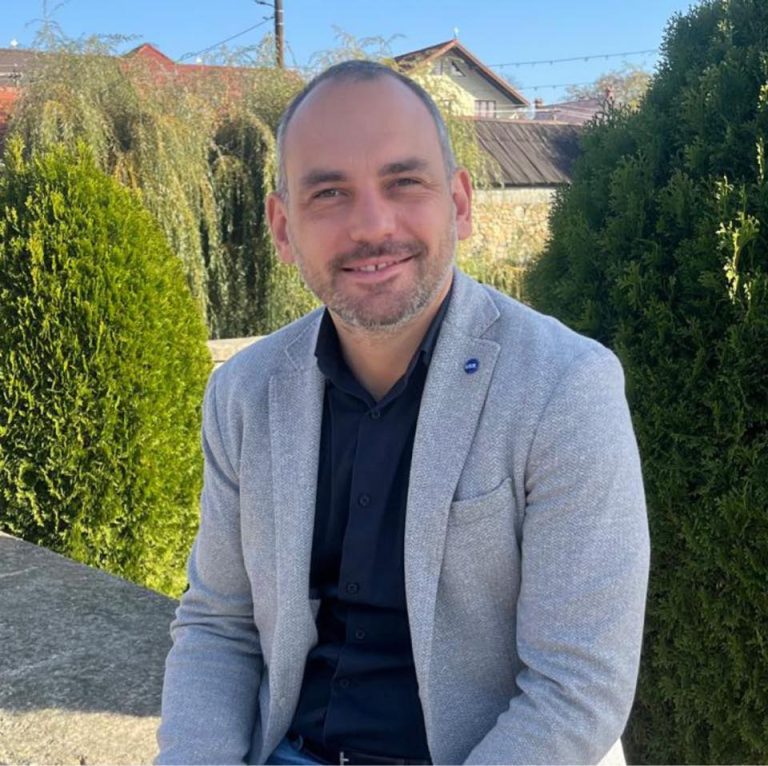 VIDEO: Adrian Echert la vot. „Am votat pentru un viitor și un parcurs proeuropean al României”