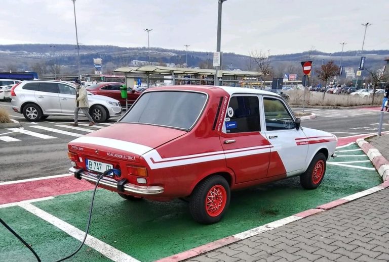 FOTO: O Dacia 1300 a fost transformată într-o mașină electrică și a obținut omologarea RAR