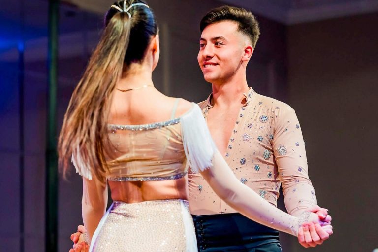 Un militar, împreună cu partenera lui, a câștigat locul I la concursul internațional de dans „Transilvania CUP”