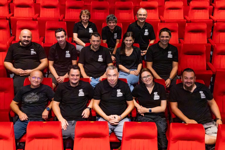 Tehnicienii creativi ai Teatrului pentru Copii și Tineret Gong: Artiștii invizibili ai culiselor