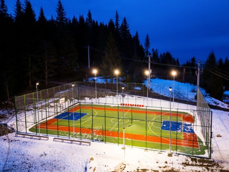 S-a deschis terenul de sport din stațiunea Păltiniș. Accesul, gratuit