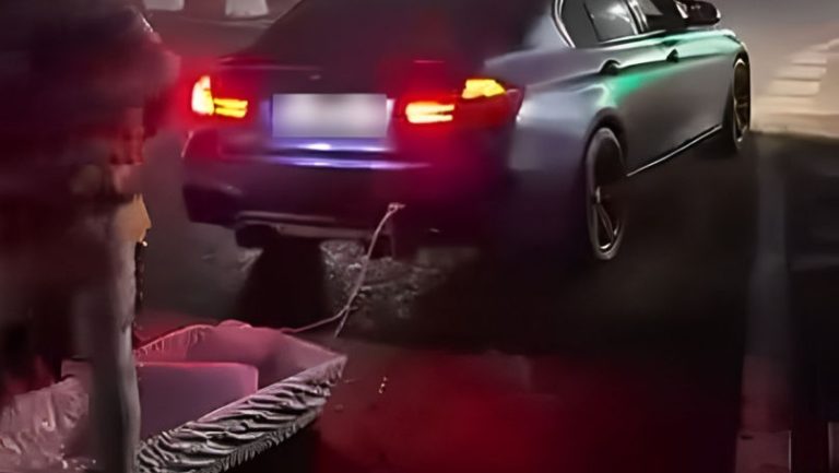 FOTO/VIDEO: Drifturi cu un sicriu legat de mașină după o provocare pe Tik Tok