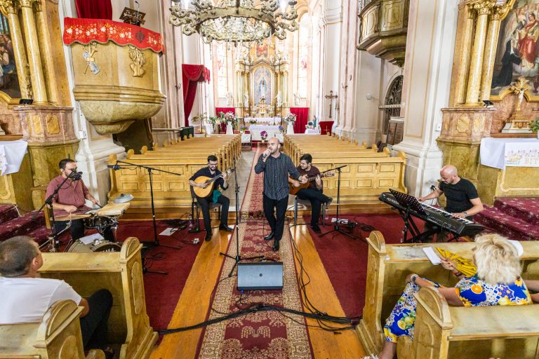 Premierele lunii februarie pe Scena Digitală: povești captivante și muzică de suflet