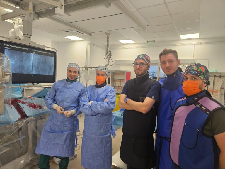 FOTO: Intervenție vitală pentru un pacient la Spitalul Județean Sibiu