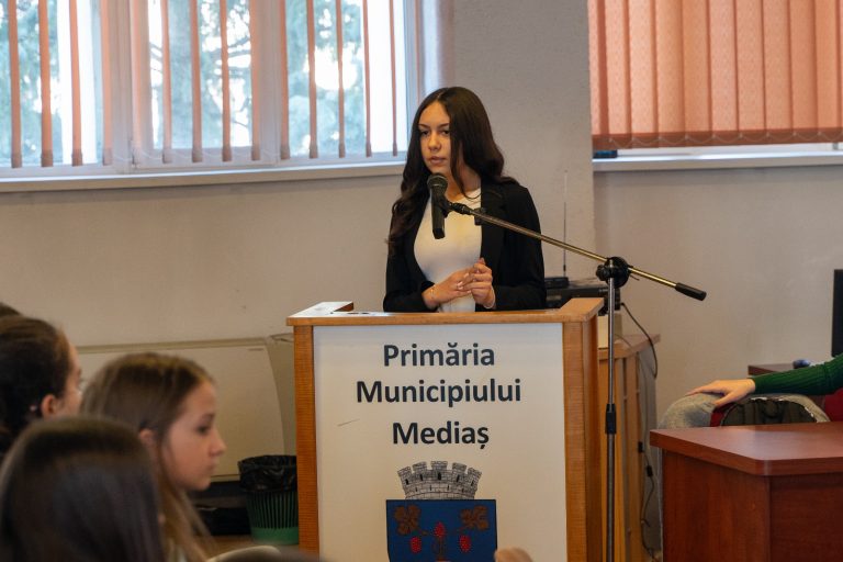 FOTO/VIDEO: Dezbatere asupra importului de sărbători. „De Dragobete, dezbatem tradiția”