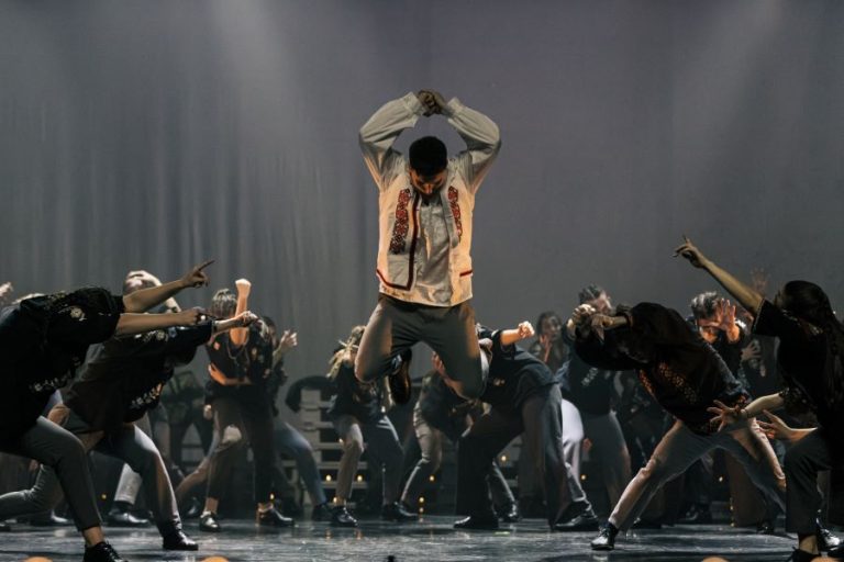 Alex Svaricek despre ,,Inimă de lup”, spectacolul care unește folclorul cu dansul de stradă