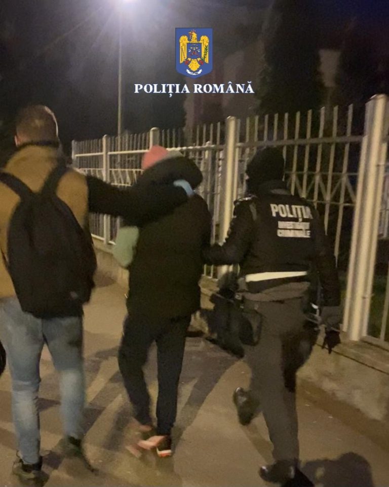 ULTIMA ORĂ/FOTO: Sibian reținut pentru furtul unor carduri bancare