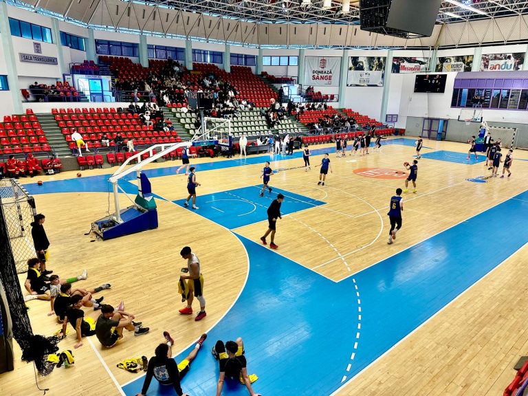 Baschet de liceu la Sala Transilvania