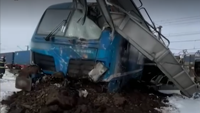 Accident feroviar grav în Olt: Șeful unui tren de marfă a decedat