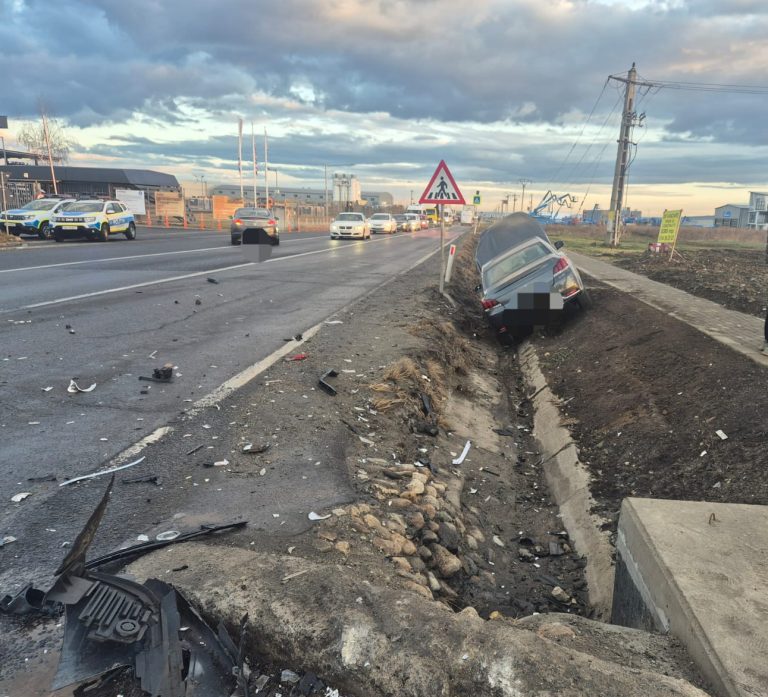 ULTIMA ORĂ/FOTO: Accident rutier cu 3 victime în Sibiu