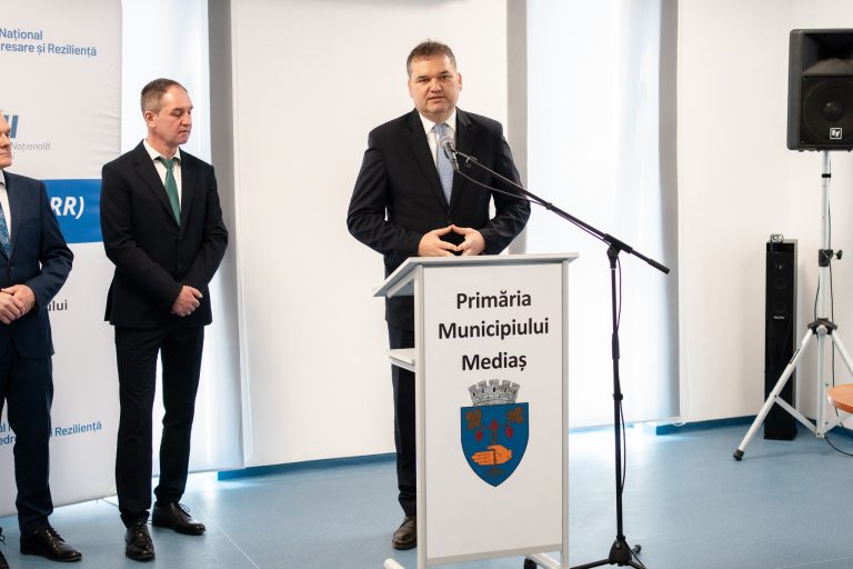 Peste 400 de viceprimari vor fi dați afară, iar 18.000 de posturi din administrațiile publice vor dispărea