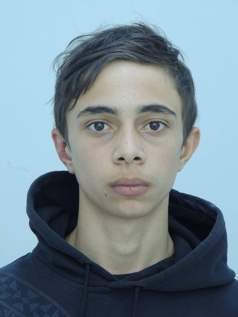 ULTIMA ORĂ/FOTO: Florin a dispărut de acasă vineri. Sunați la 112 dacă aveți informații despre el