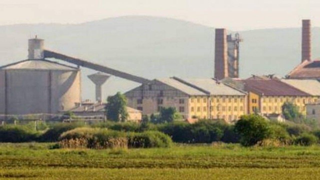 Una dintre cele mai cunoscute fabrici din România va fi tăiată și vândută la fier vechi