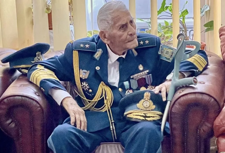 Ministrul Apărării își cere scuze după ce l-a felicitat „din eroare” pe generalul-maior (în retragere) Ioan-Radu Theodoru