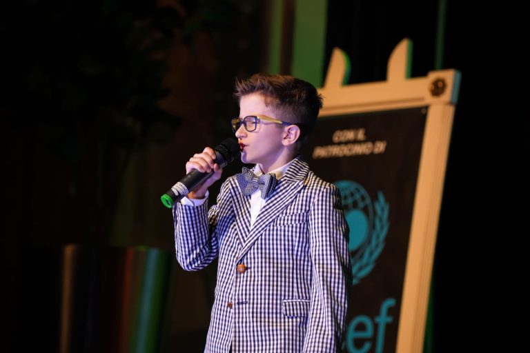 Edoardo, micul artist care cucerește Italia prin muzică. A obținut locul 3 la festivalul Sanremo Junior