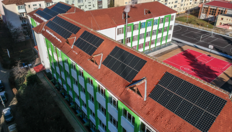 10 clădiri publice vor fi alimentate cu energie regenerabilă