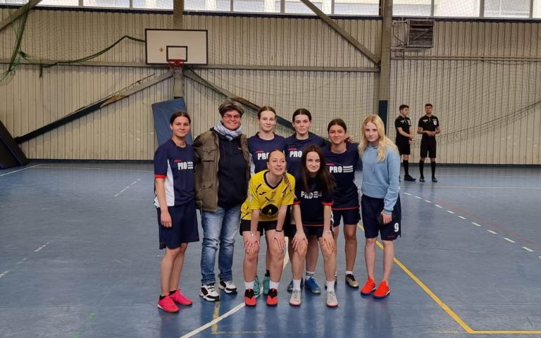 Locul II pe județ pentru echipa de fotbal feminin a Liceului Teoretic „Axente Sever” Mediaș