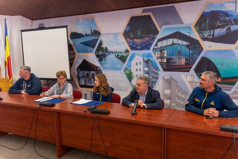 FOTO/VIDEO: Atleta Alexandra Hudea, legitimată și la Clubul Sportiv Municipal Mediaș