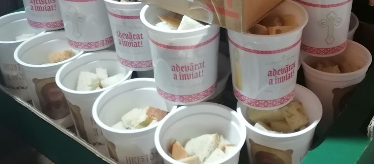 FOTO: Program liturgic la biserica Spitalului de Pneumoftiziolgie din Sibiu. Meniu festiv pentru pacienți