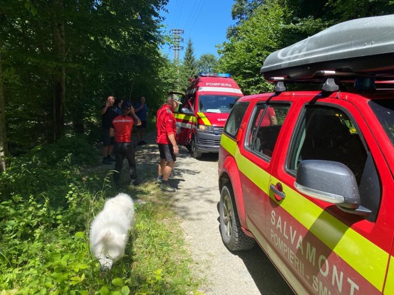 Salvamontiștii sibieni, în ajutorul unui bărbat căzut de pe bicicletă în Munții Cindrel