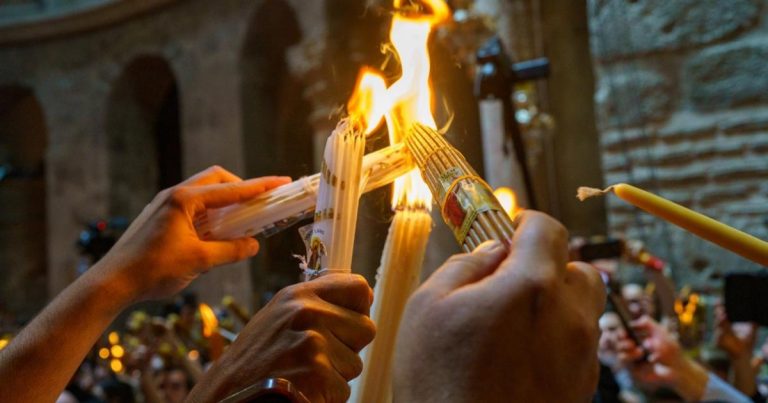 Pr. Constantin Necula. Sâmbăta Mare: „Bucurați-vă!” (Matei 28, 1-20)