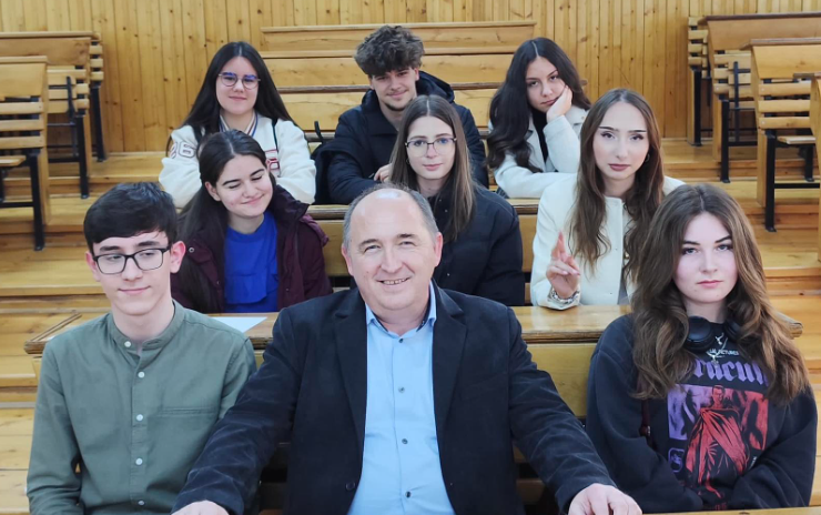 Elevii Colegiului „Școala Națională de Gaz” Mediaș, pe podium la Olimpiada Tinerii Dezbat 2025