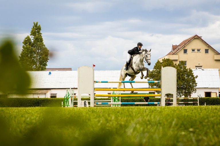 A noua ediție a Concursului Național de Sărituri peste Obstacole – Marele Premiu al Municipiului Sibiu