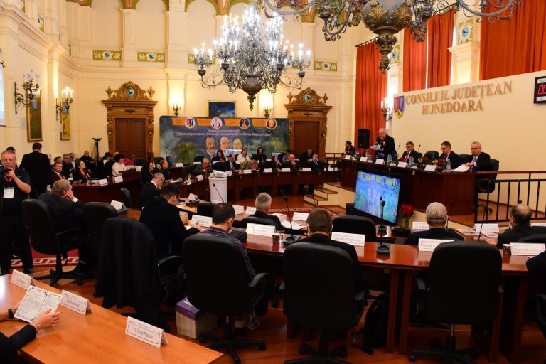 Eveniment de excepție la Deva: Conferința Internațională „Între local și european. 240 de ani de la martirajul lui Horea, Cloșca și Crișan”